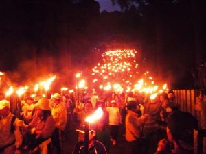 大山夏山開き祭　前夜祭のたいまつ行列